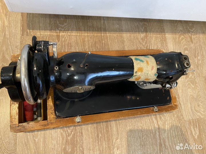 Машинка швейная антикварная подольская