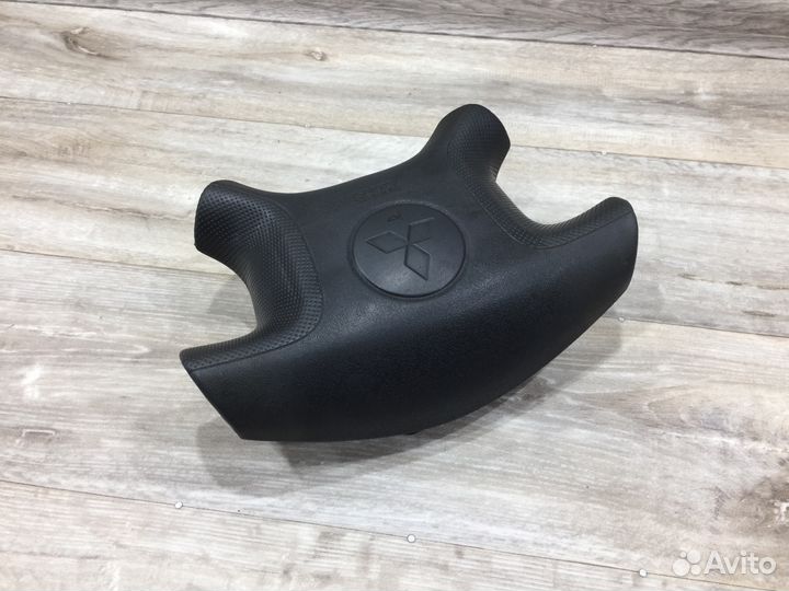 Подушка безопасности водителя srs Pajero 3 Паджеро