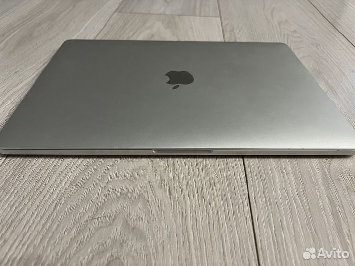 MacBook Pro 13 2017 8/256 Retina Core i5 touch bar