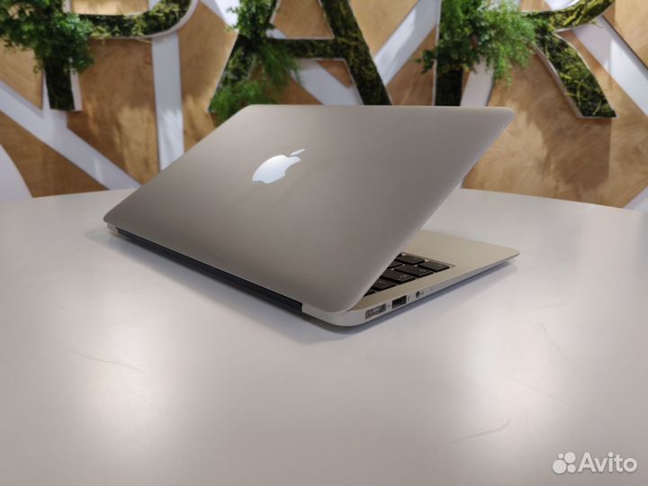 MacBook Air / i5 / ssd