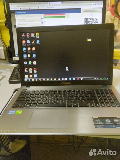Ноутбук asus X550C