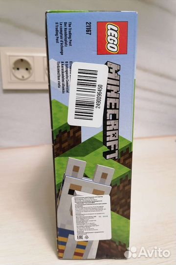 Lego Minecraft 21167 оригинал