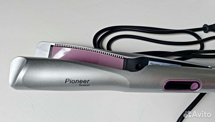 Утюжок для выпрямления и завивки волос