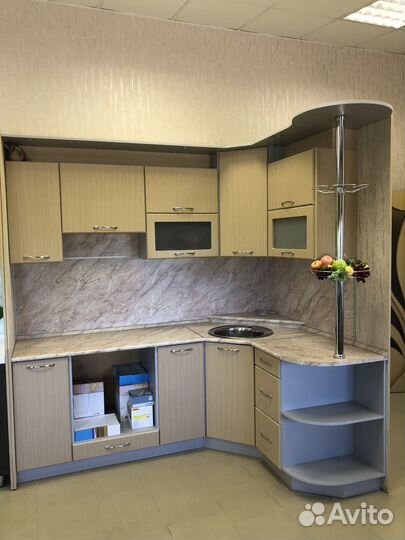 Новый кухонный гарнитур угловой