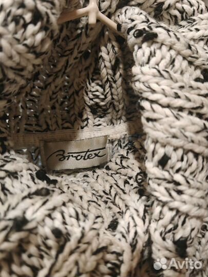 Свитер женский