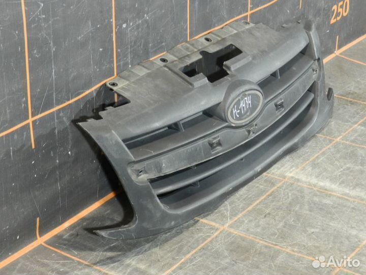 Решетка радиатора - LADA Granta