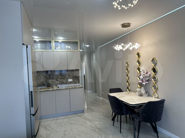 2-к. квартира, 73 м², 1/9 эт.