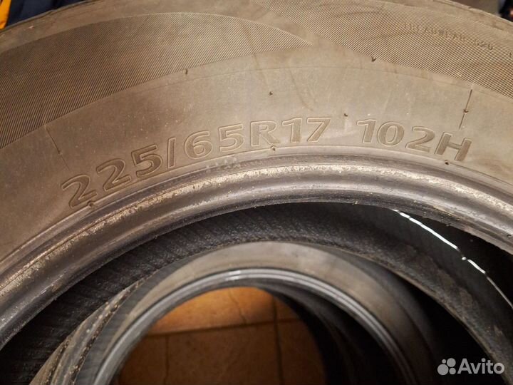 Kumho Sense KR26 225/65 R17 102