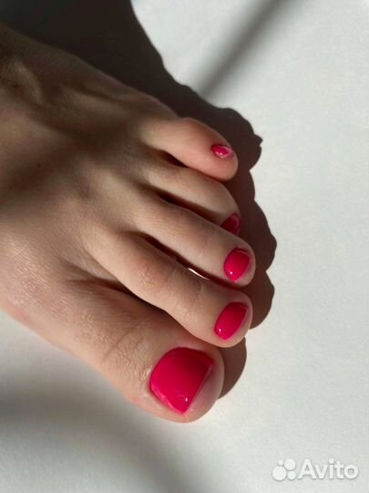 Маникюр и педикюр