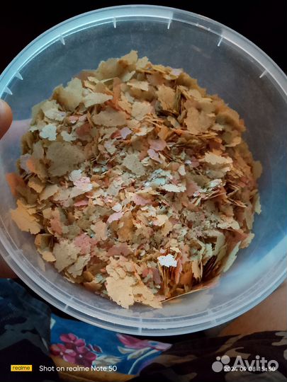 Корм для рыбок хлопья