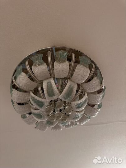 Люстра с колонкой