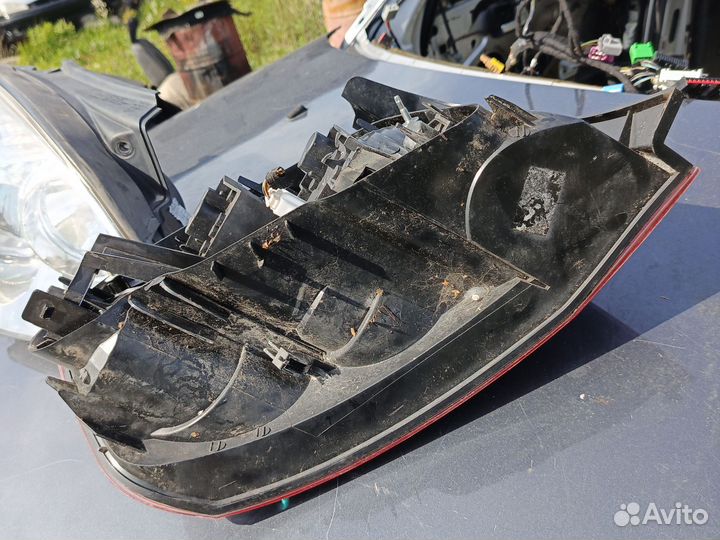 Задний правый фонарь Пежо 407 седан