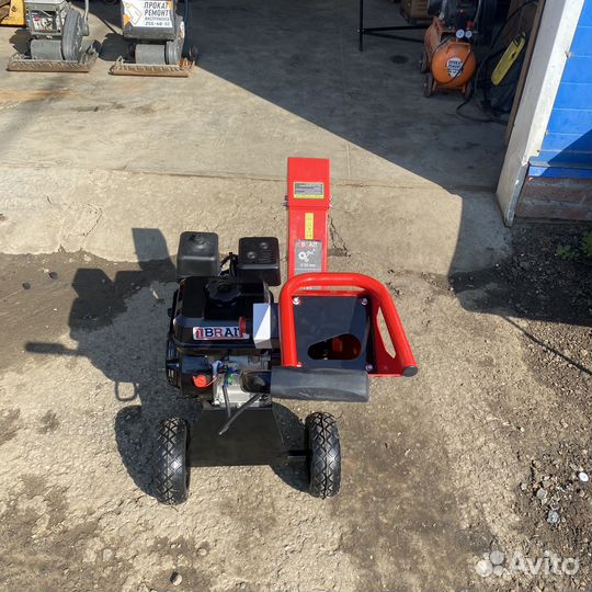 Аренда измельчителя веток бензинового