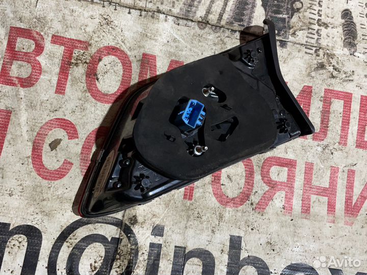 Задний правый фонарь Volkswagen Tiguan 2