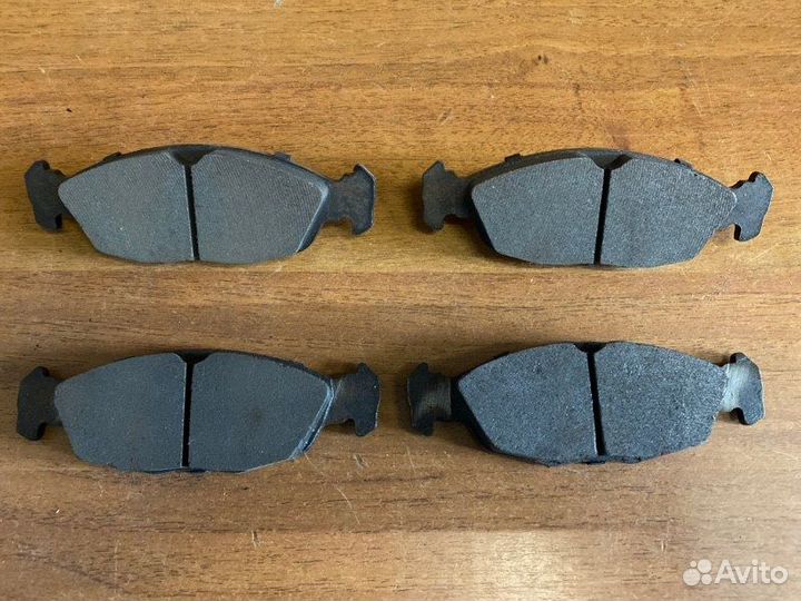 Колодки дисковые передние Citroen Xsara 1997