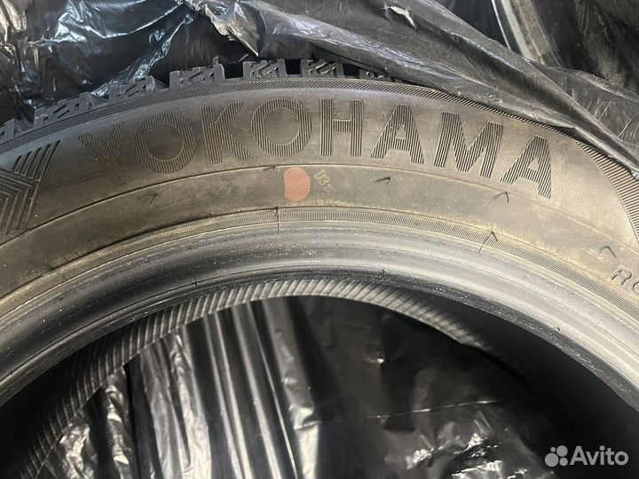 Yokohama Ice Guard Stud IG55 215/55 R17