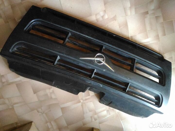 Решетка радиатора УАЗ Патриот