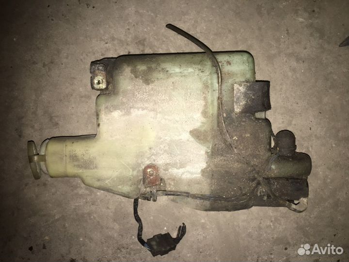 Бачок омывателя Mazda 626 GD