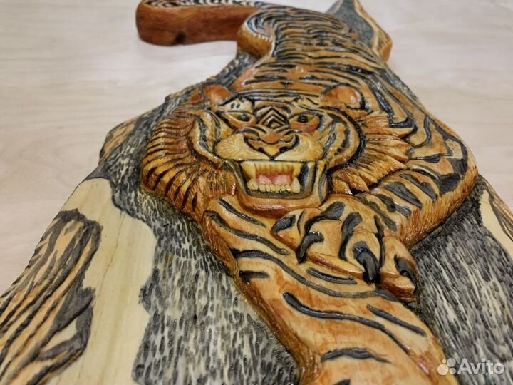 Картина панно из дерева