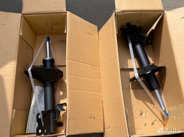 KYB 334480 стойка максима а32