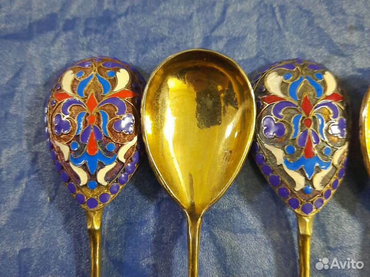 Ложки серебрянные в эмали 84 пробы вес 125 грамм