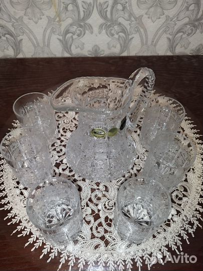 Хрустальные бокалы и графин чехия