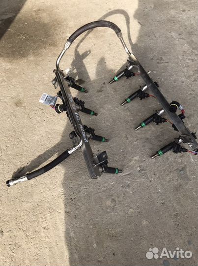 Топливная рампа/форсунки N62/4.4/бмв Х5 Е53