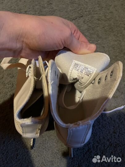 Коньки фигурные 37 размер