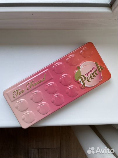 Палетка теней too faced