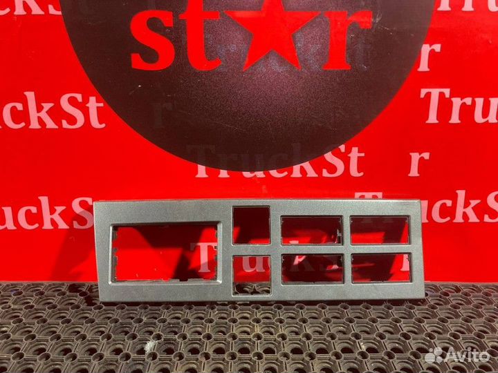 Панель консоли центральная Renault T