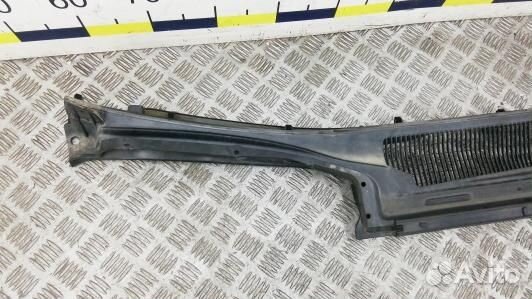 Накладка декоративная (жабо, дождевик) lexus LS 4