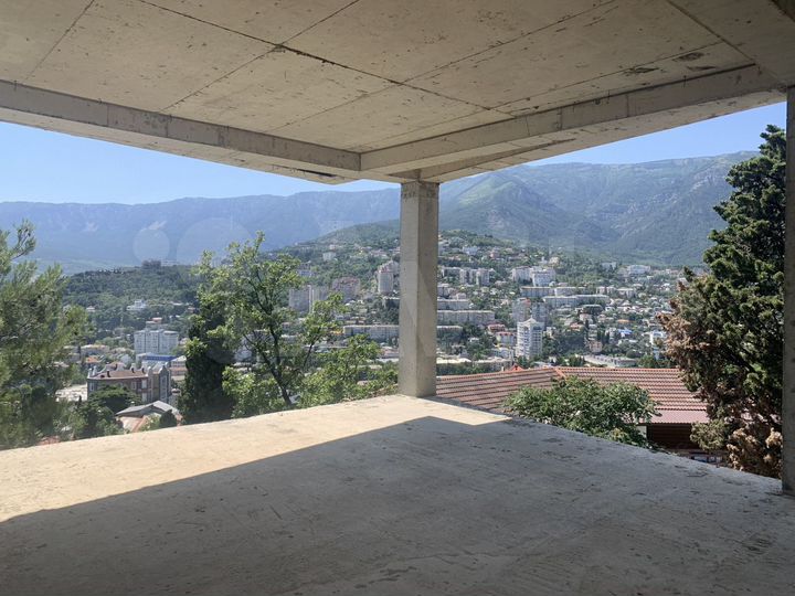 Дом 327,7 м² на участке 6 сот.