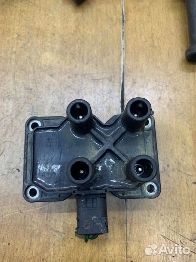 Катушка зажигания Volvo S40 B4164S3 2005