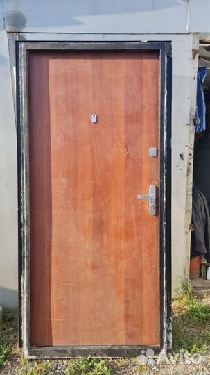 Дверь входная металлическая