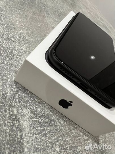 Телефон iPhone 11 128 gb