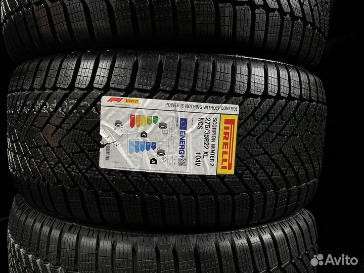 Pirelli Scorpion Winter 2 315/30 R22 и 275/35 R22 104V
