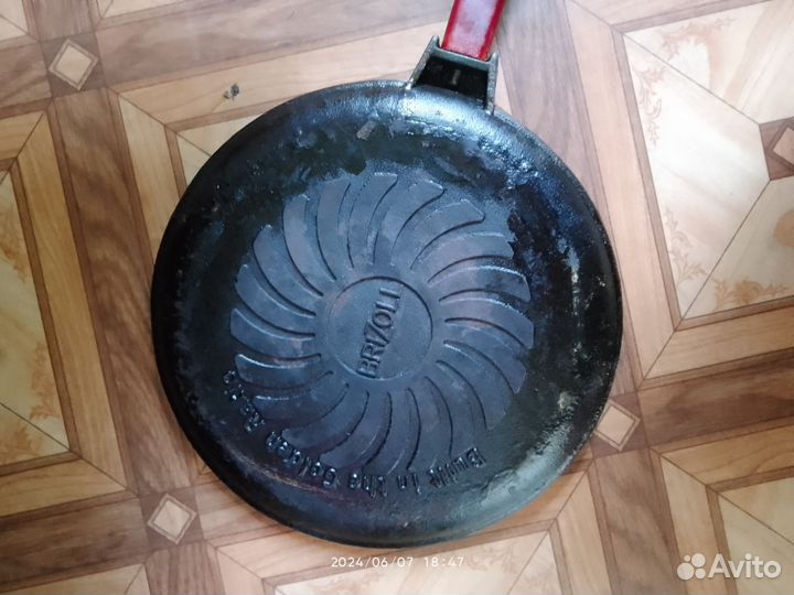 Чугунная сковорода блинная