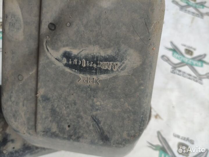 Резонатор воздушного фильтра Mitsubishi Galant 8