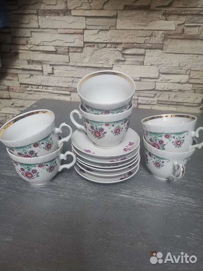 Чайник заварочный, чашки, блюдца