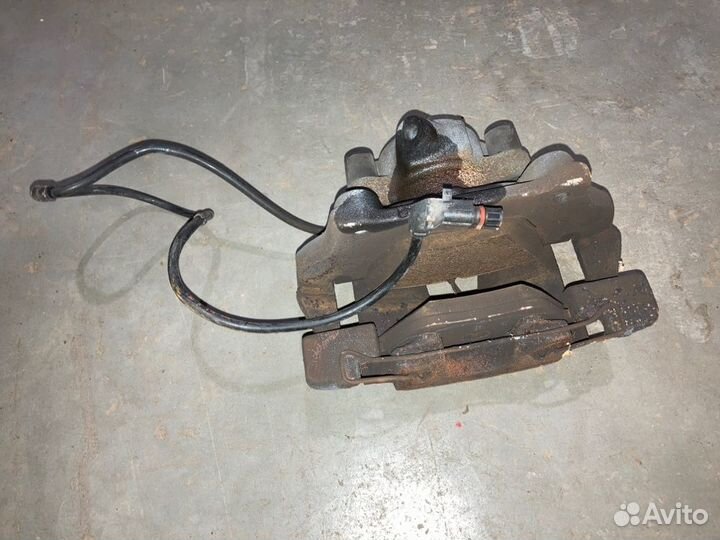 Суппорт передний левый Mercedes-Benz E-Class W210