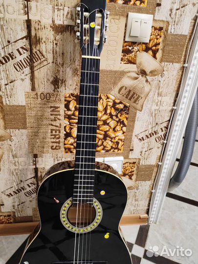Акустическая гитара