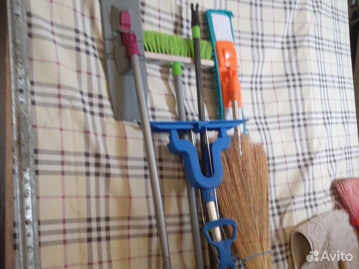 Швабры и веник