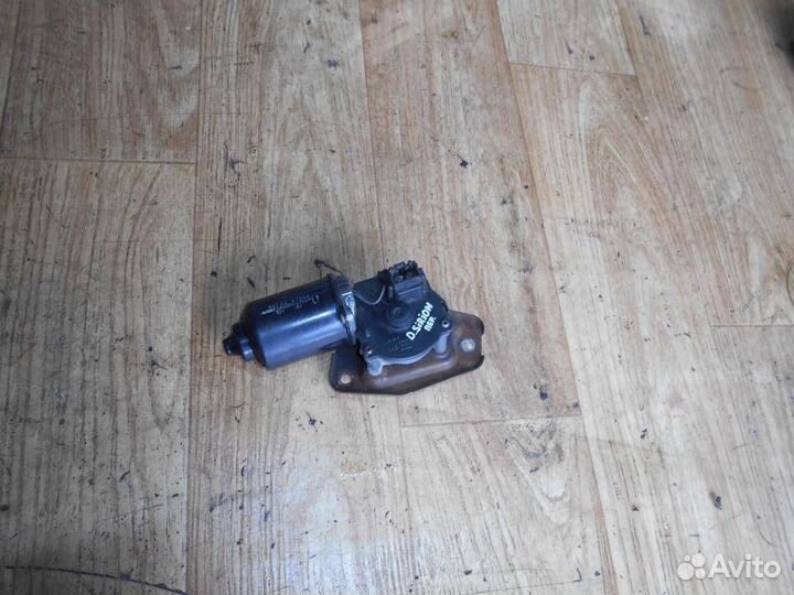 Моторчик стеклоочистителя передний Daihatsu Sirio