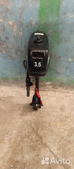 Лодочный мотор бензиновый двухтактный 3.5. л.с