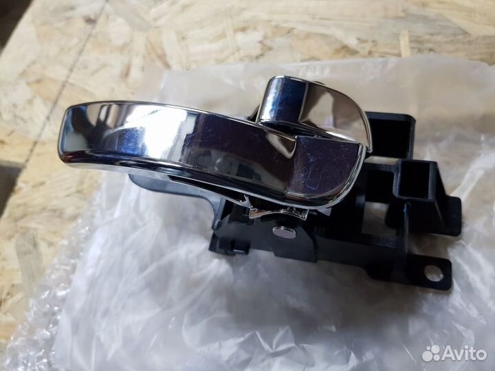 Ручка внутренняя Ниссан Кашкай J10 80670JD00C