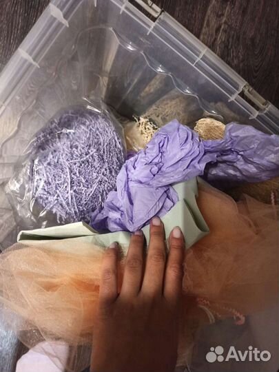 Контейнер с упаковочными материалами