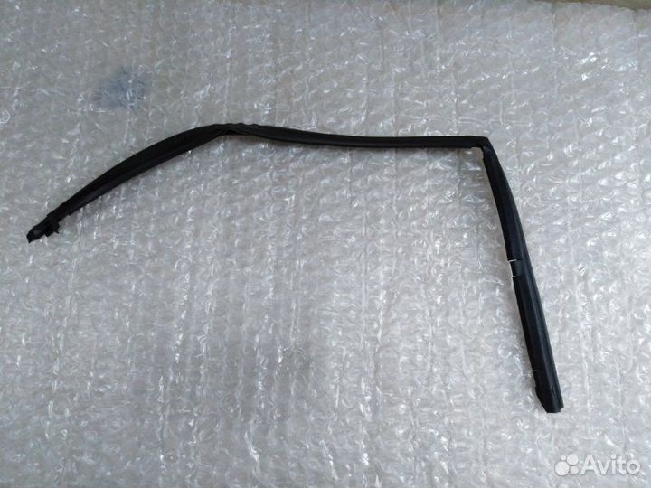 Уплотнитель окна задний правый Chevrolet Captiva