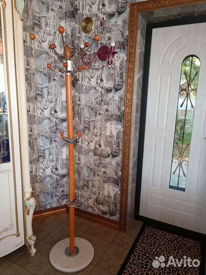 Вешалка напольная