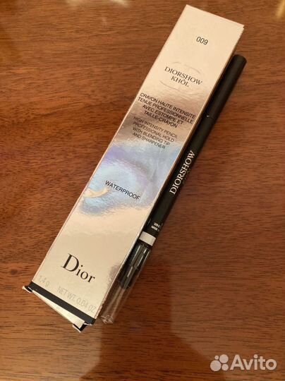 Карандаш Dior белый