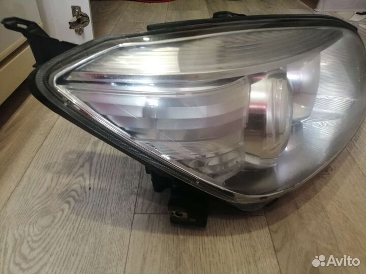Комплект фар на Toyota rav 4 2006